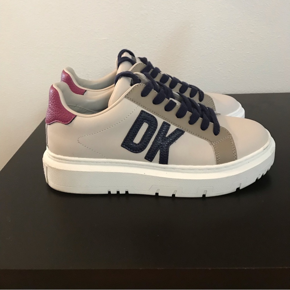 DKNY Marian lace up sneaker